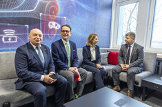 Od lewej: G. Buchała, prof. PRz R. Zajdel, B. Dzik, prof. P. Koszelnik,